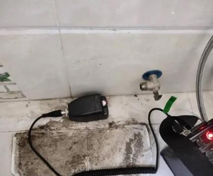 塔什库尔干塔吉克屋顶漏水维修公司分享下卫生间漏水的危害及解决方法